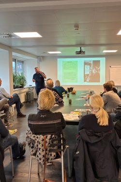 dk/assets/uploads/2025/09/IMG_0231-250x375